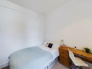 bed 2- click for photo gallery